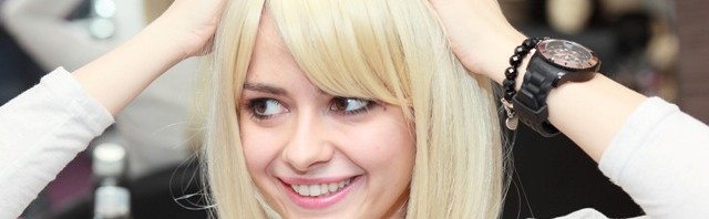 Lola szőke ciklonná változott