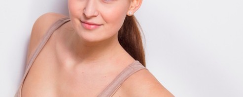 Szép dekoltázs és feszes cicik