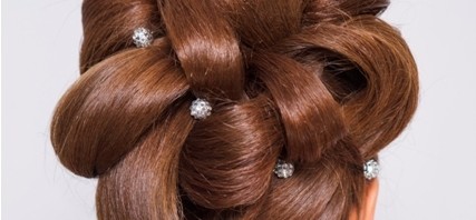 Menyasszonyi frizura ötlet hosszú hajra