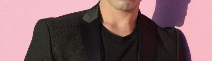 Sokszoros Emmy-díjas amerikai színész állt a magyar Plüss Kommandó mellé